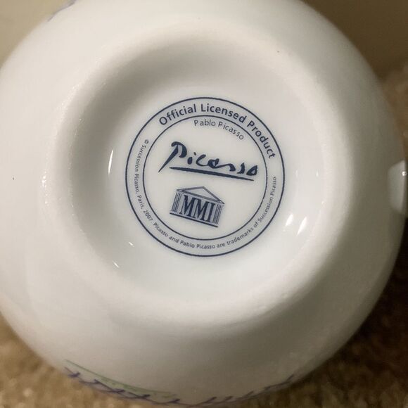 Charming illustration & Picasso signature teacup/saucer set - Picture 4 of 8